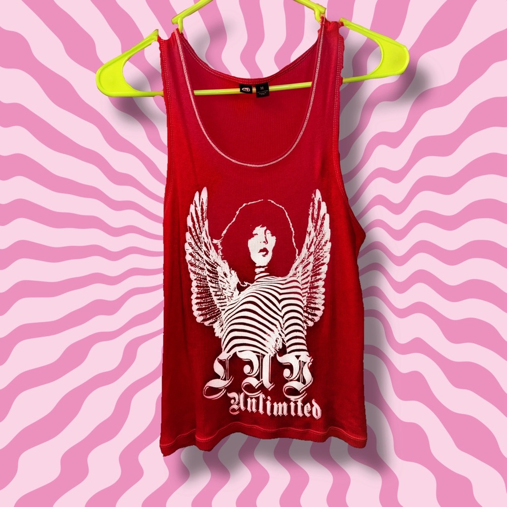 Super cute y2k graphic tank top!